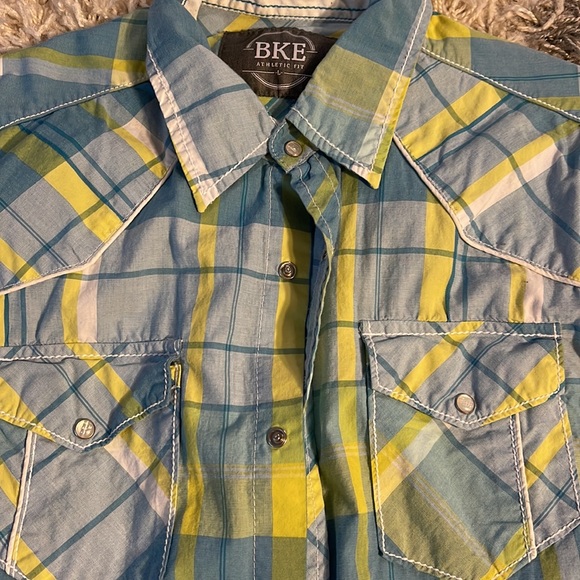 BKE - Men’s Athletic Fit - Button down plaid shirt - Picture 2 of 3